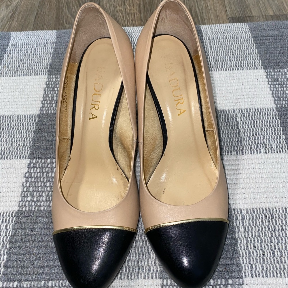 Leather shoes; size 7.5
